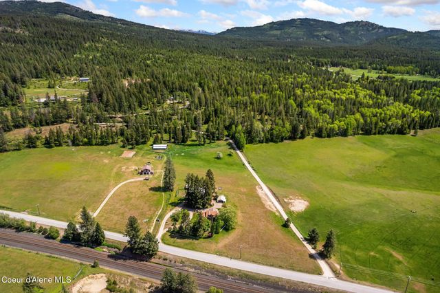 288 Lignite Rd, Sagle, ID 83860