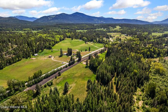 288 Lignite Rd, Sagle, ID 83860