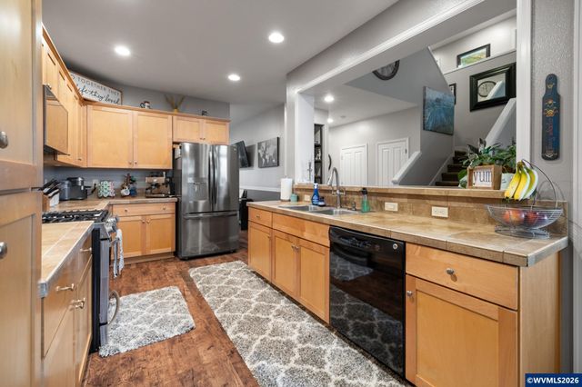 2504 Laura Vista Dr NW, Albany, OR 97321