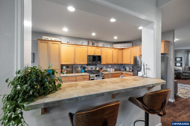 2504 Laura Vista Dr NW, Albany, OR 97321