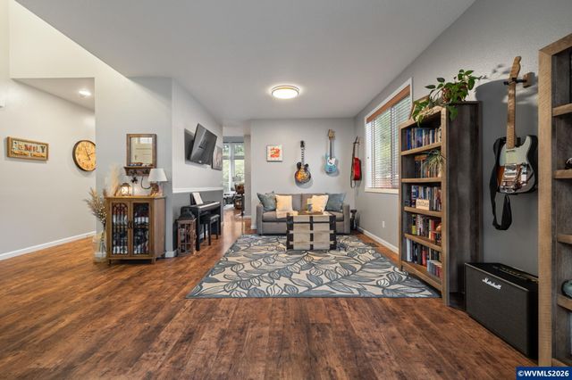 2504 Laura Vista Dr NW, Albany, OR 97321