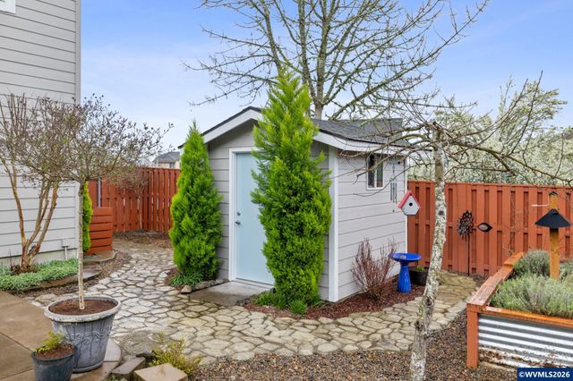 2504 Laura Vista Dr NW, Albany, OR 97321