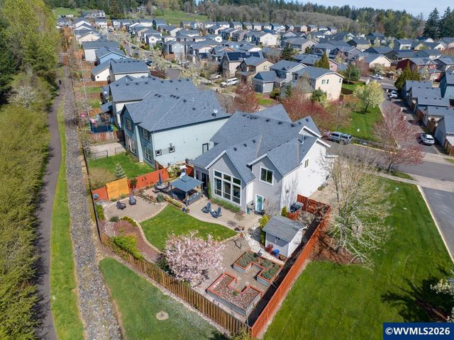 2504 Laura Vista Dr NW, Albany, OR 97321