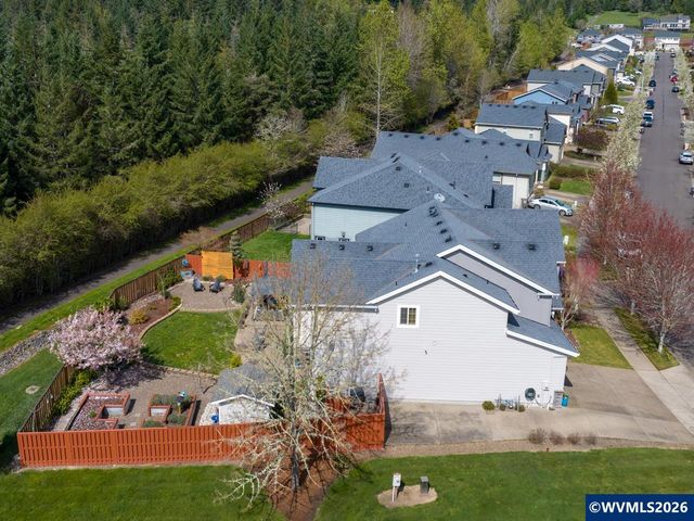 2504 Laura Vista Dr NW, Albany, OR 97321