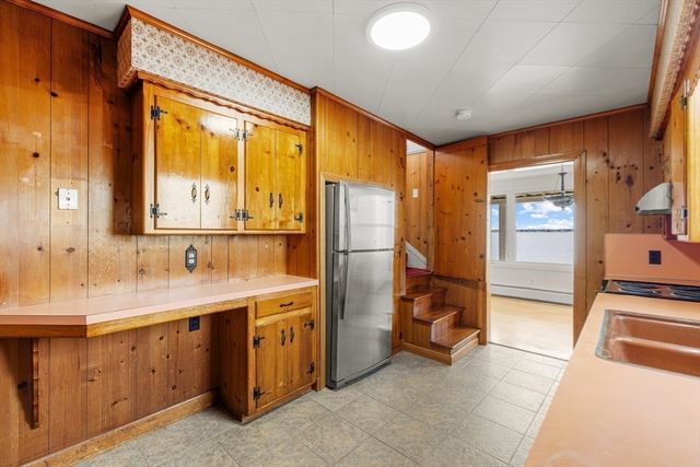 16 Reservation Rd, Fairhaven, MA 02719