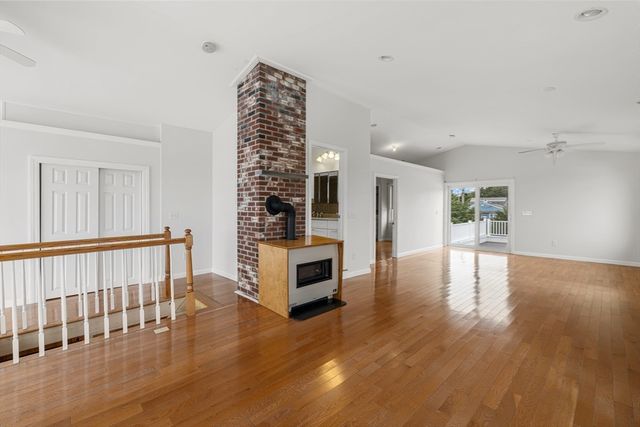 16 Reservation Rd, Fairhaven, MA 02719