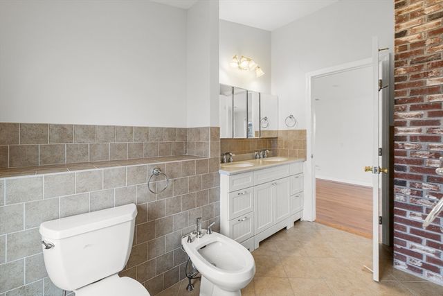 16 Reservation Rd, Fairhaven, MA 02719