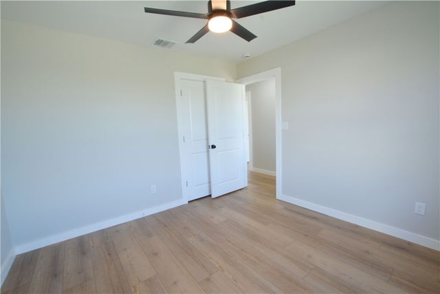 421 Valerie St, Corpus Christi, TX 78418