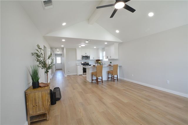 421 Valerie St, Corpus Christi, TX 78418