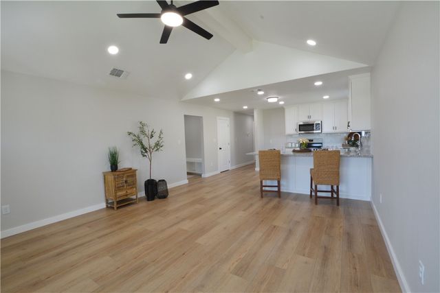 421 Valerie St, Corpus Christi, TX 78418