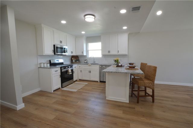 421 Valerie St, Corpus Christi, TX 78418