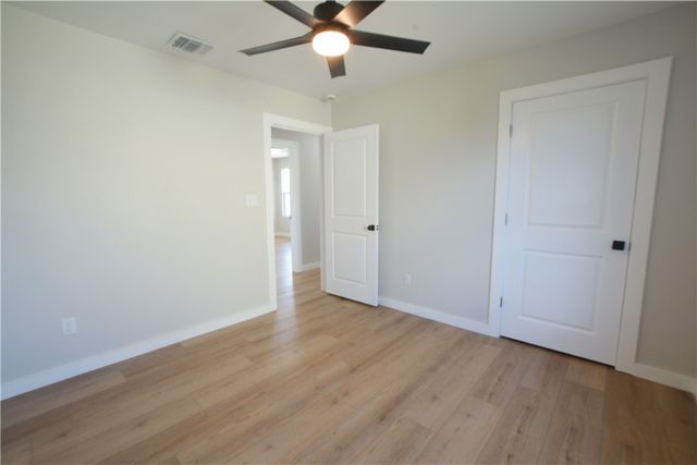 421 Valerie St, Corpus Christi, TX 78418