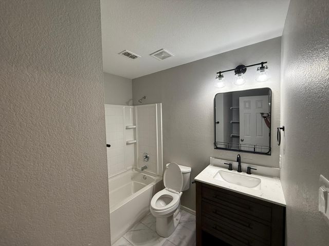 1112 Beaverwood Lane, Crowley, TX 76036