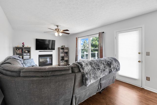 3132 Menzola Drive, Columbus, OH 43228