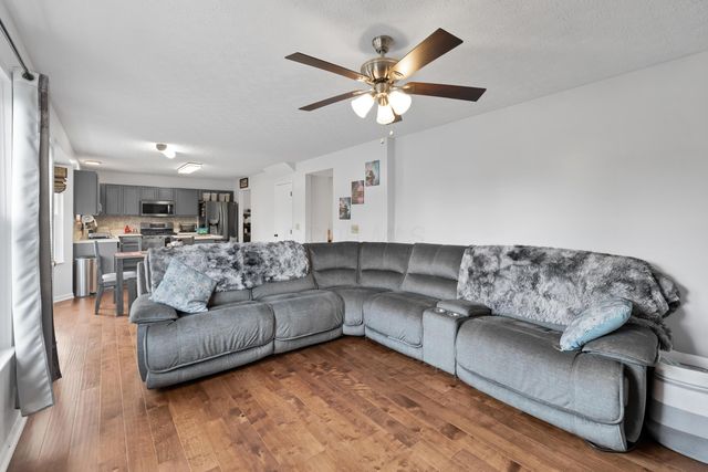 3132 Menzola Drive, Columbus, OH 43228