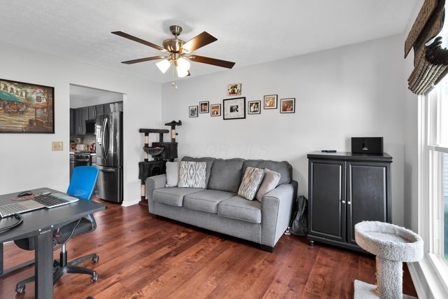 3132 Menzola Drive, Columbus, OH 43228