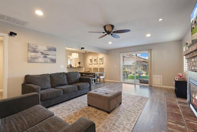 1413 Mariposa Way, Lodi, CA 95242