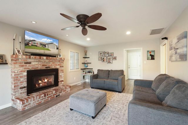 1413 Mariposa Way, Lodi, CA 95242