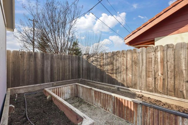 1413 Mariposa Way, Lodi, CA 95242