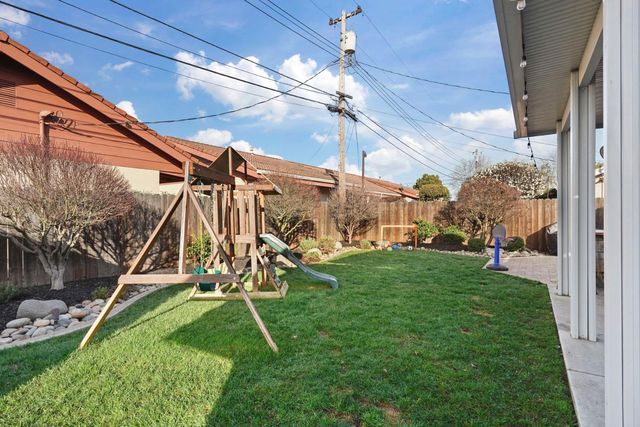 1413 Mariposa Way, Lodi, CA 95242