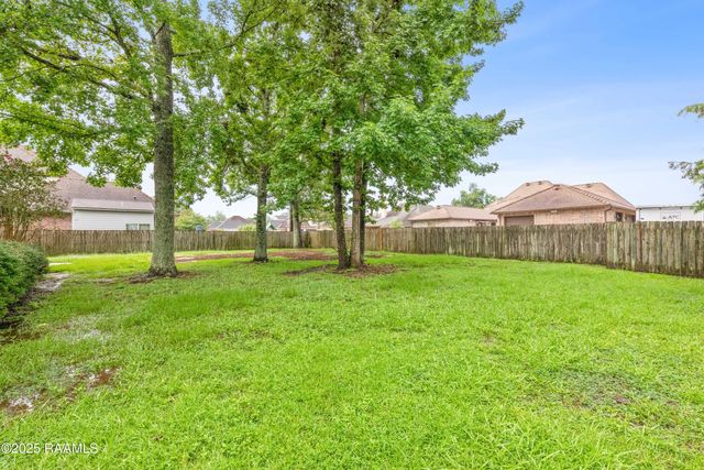 100 Carrollton Circle, Lafayette, LA 70503