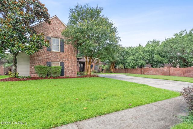 100 Carrollton Circle, Lafayette, LA 70503