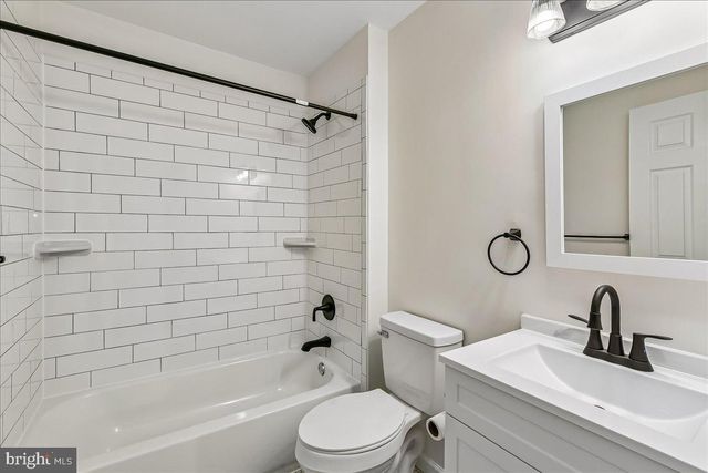 327 WALTON AVE, Baltimore, MD 21225