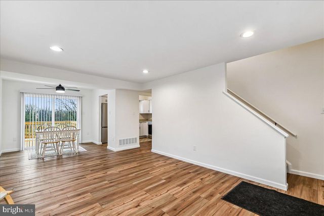 327 WALTON AVE, Baltimore, MD 21225