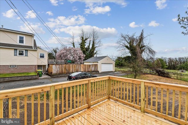 327 WALTON AVE, Baltimore, MD 21225