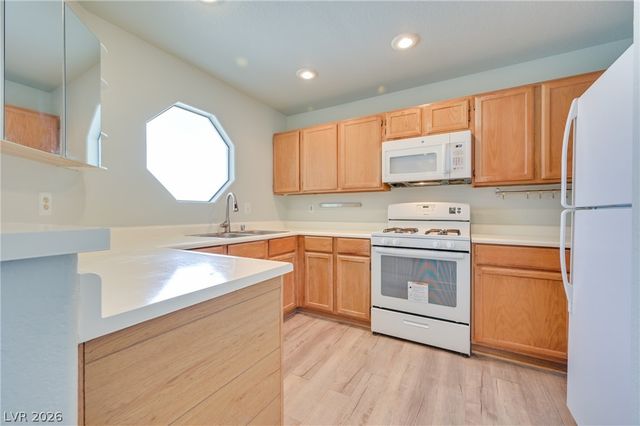 5066 South Rainbow Boulevard 205, Las Vegas, NV 89118