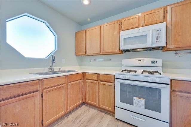 5066 South Rainbow Boulevard 205, Las Vegas, NV 89118
