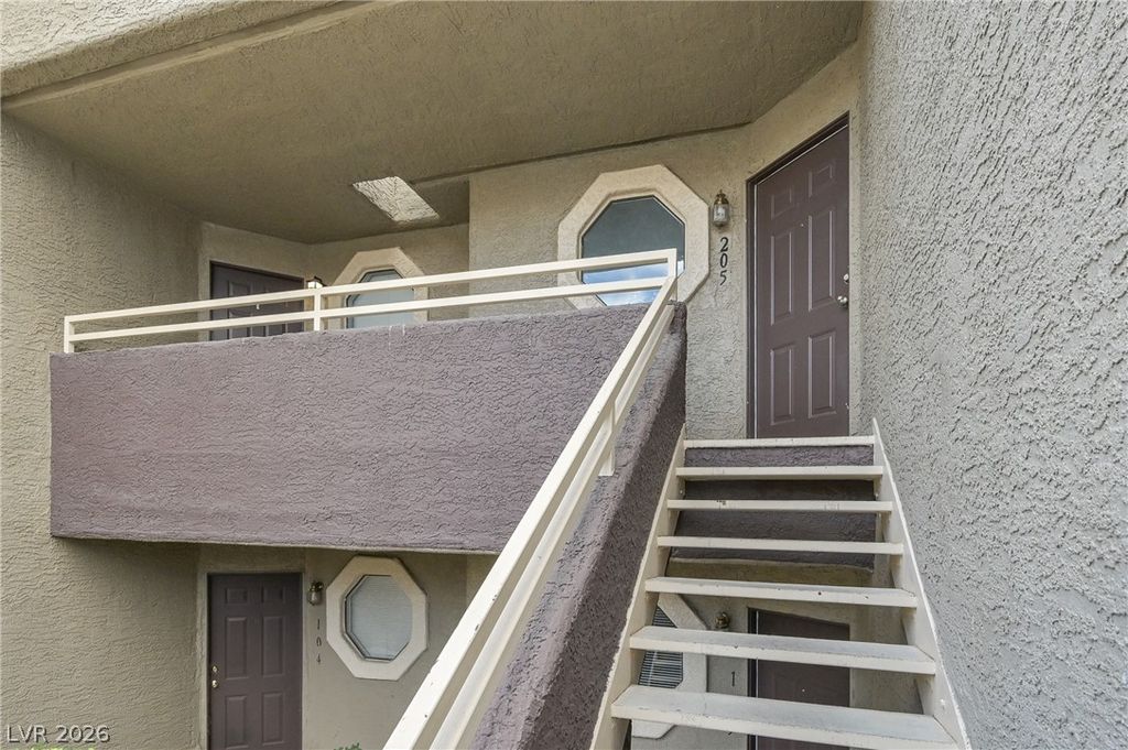 5066 South Rainbow Boulevard 205, Las Vegas, NV 89118