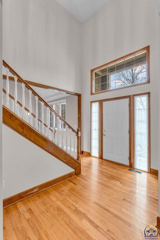 1128 Dubs Ct, Lawrence, KS 66049