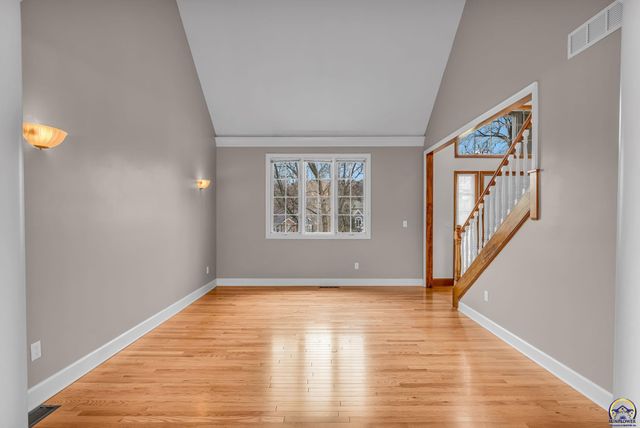 1128 Dubs Ct, Lawrence, KS 66049