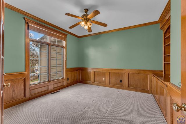 1128 Dubs Ct, Lawrence, KS 66049