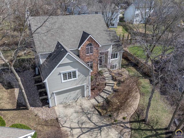 1128 Dubs Ct, Lawrence, KS 66049