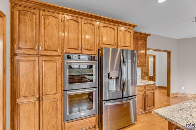 1128 Dubs Ct, Lawrence, KS 66049