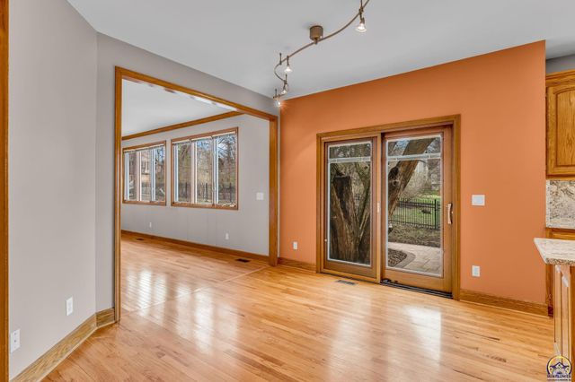 1128 Dubs Ct, Lawrence, KS 66049