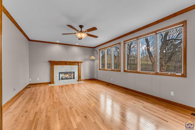 1128 Dubs Ct, Lawrence, KS 66049
