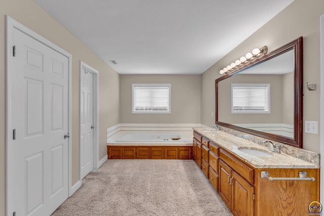 1128 Dubs Ct, Lawrence, KS 66049