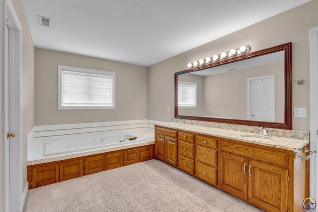 1128 Dubs Ct, Lawrence, KS 66049
