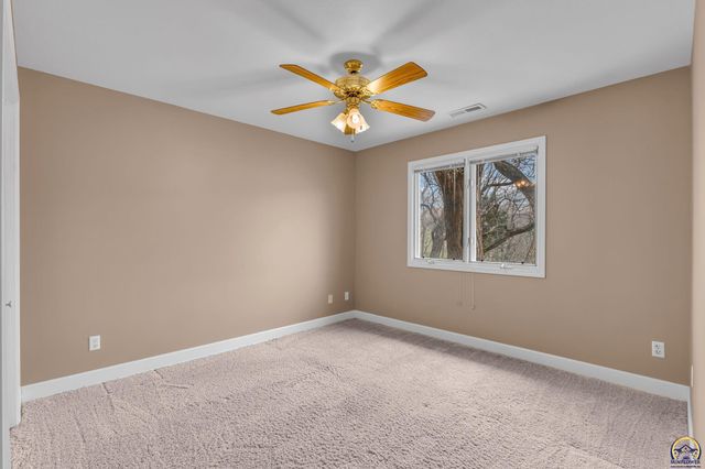 1128 Dubs Ct, Lawrence, KS 66049