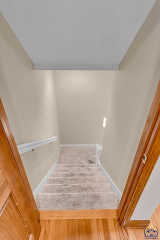 1128 Dubs Ct, Lawrence, KS 66049