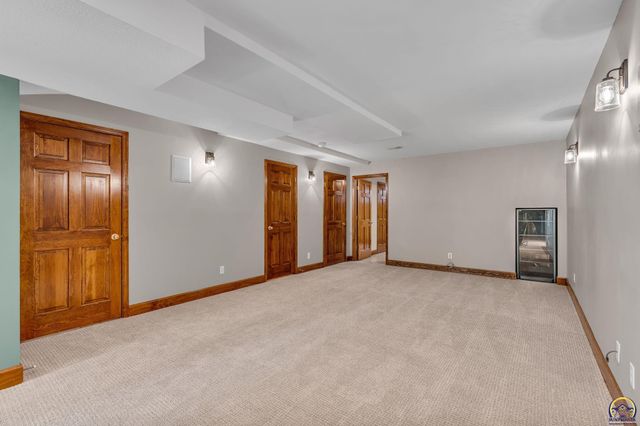 1128 Dubs Ct, Lawrence, KS 66049