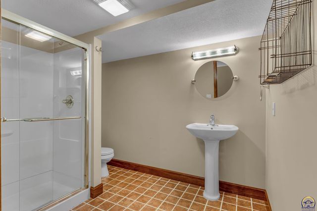 1128 Dubs Ct, Lawrence, KS 66049