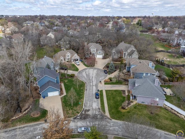1128 Dubs Ct, Lawrence, KS 66049