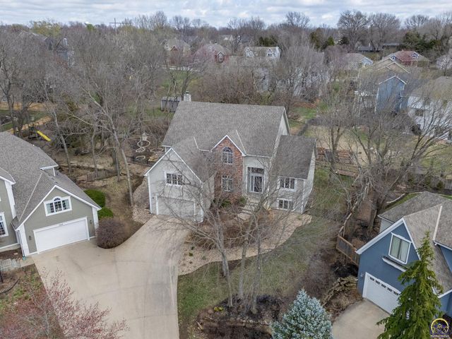 1128 Dubs Ct, Lawrence, KS 66049