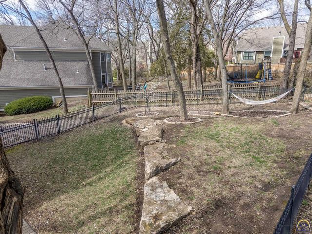 1128 Dubs Ct, Lawrence, KS 66049