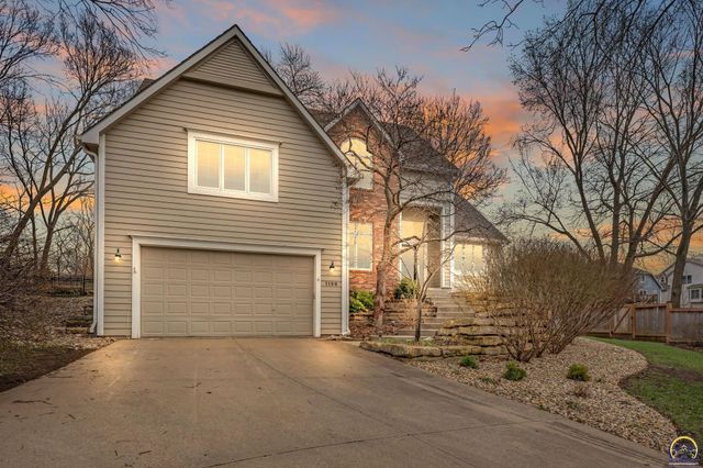 1128 Dubs Ct, Lawrence, KS 66049