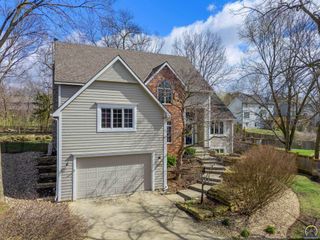 1128 Dubs Ct, Lawrence, KS 66049